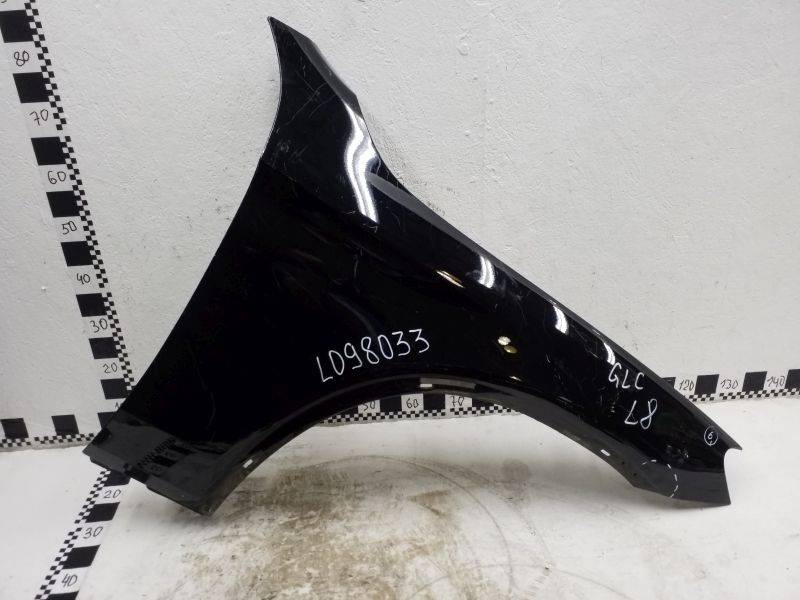 Крыло переднее правое