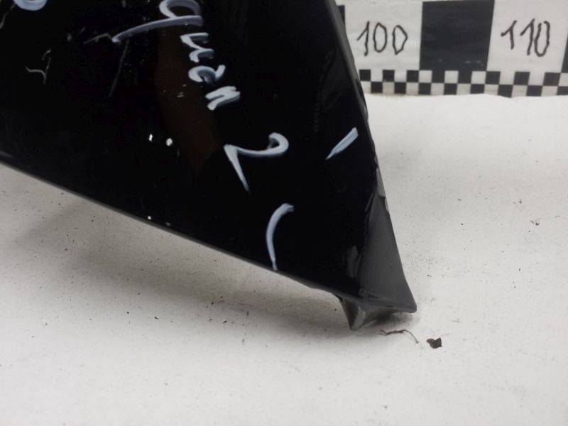 Крыло переднее правое