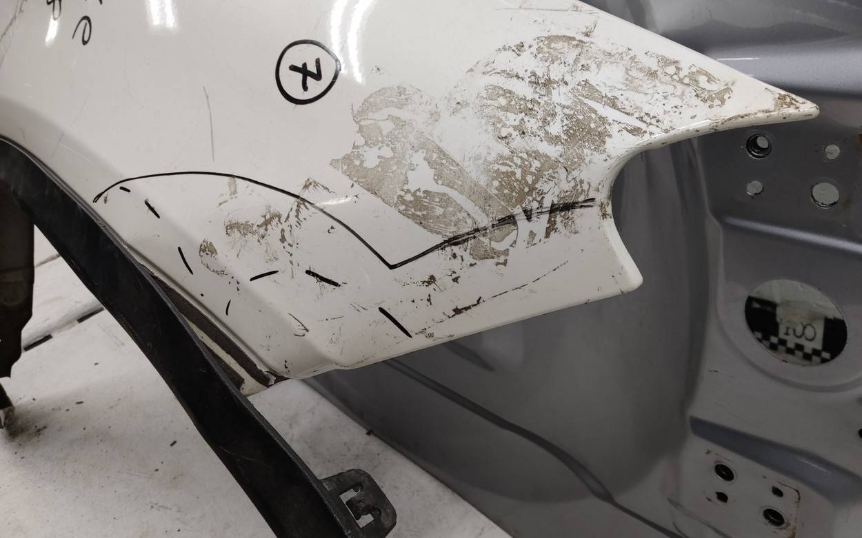 Крыло переднее правое