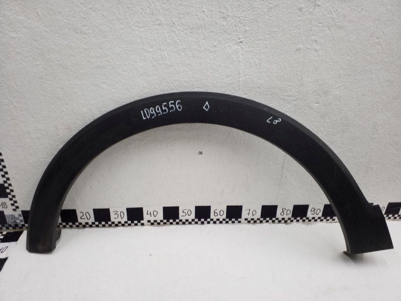 Накладка переднего крыла левого