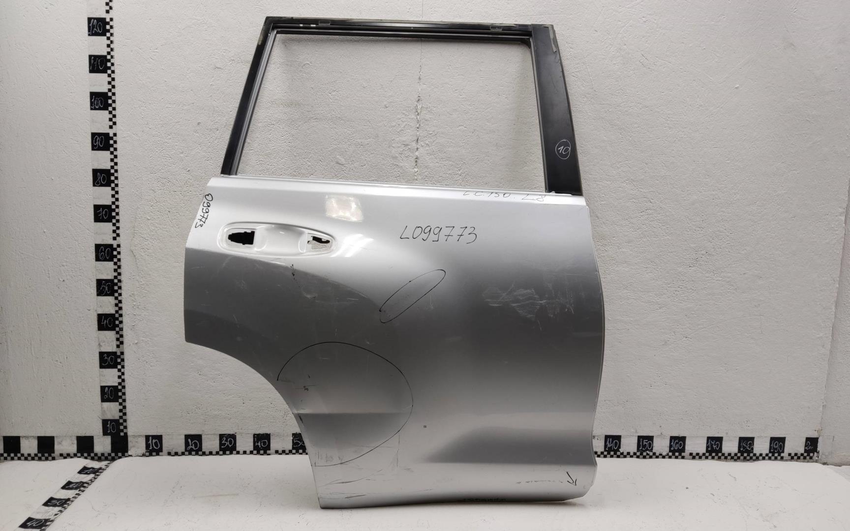 Дверь задняя правая