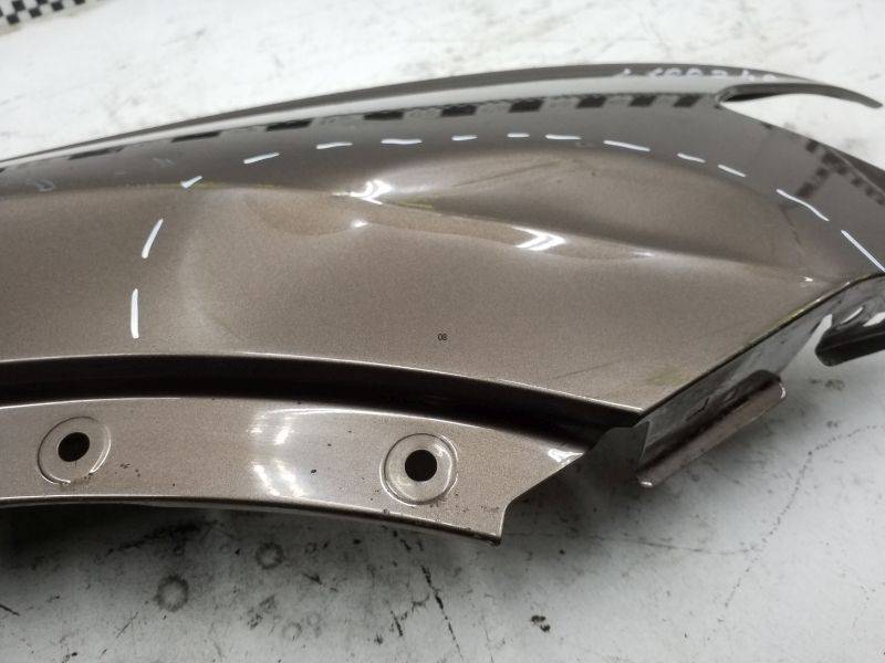 Крыло переднее правое