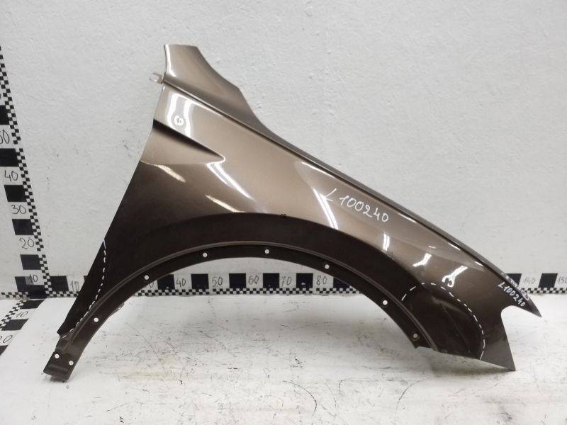 Крыло переднее правое