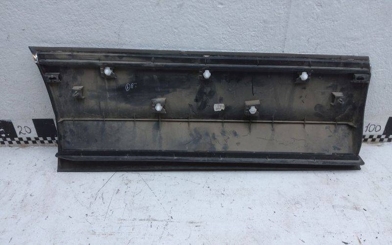 Накладка двери задней левой