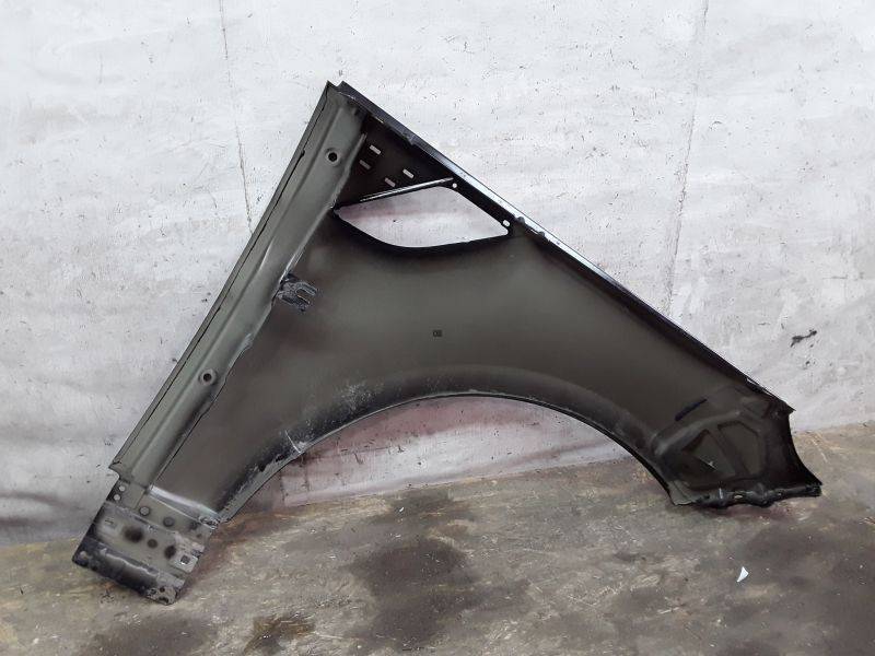 Крыло переднее левое