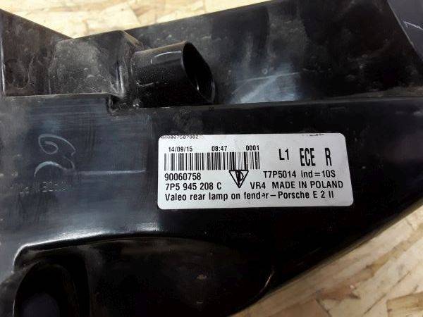 Фонарь задний наружный правый