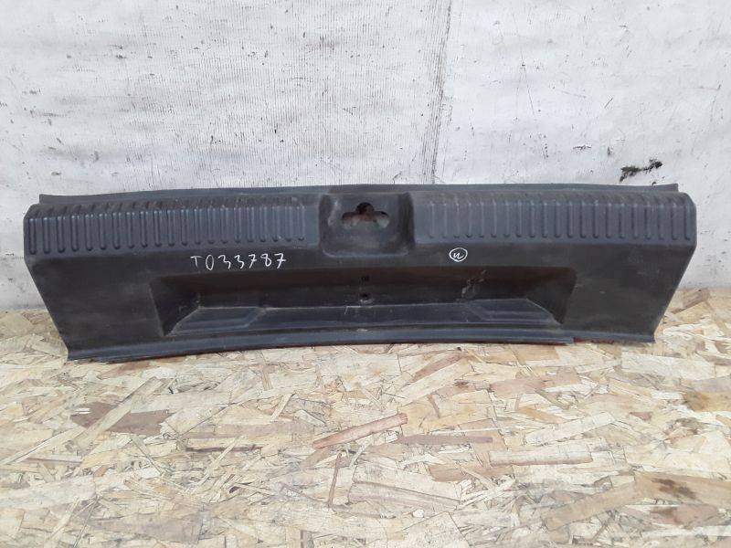 Обшивка багажника