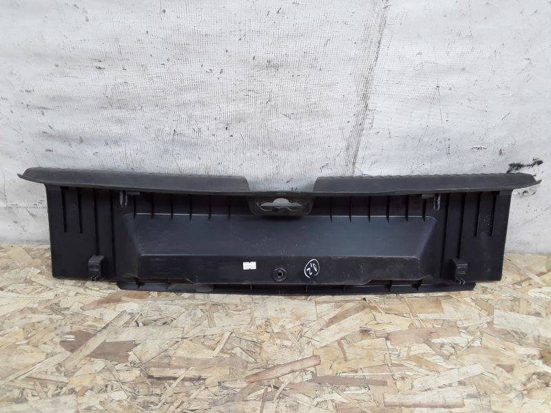 Обшивка багажника