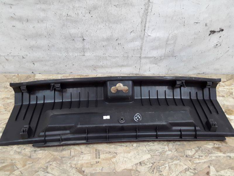 Обшивка багажника