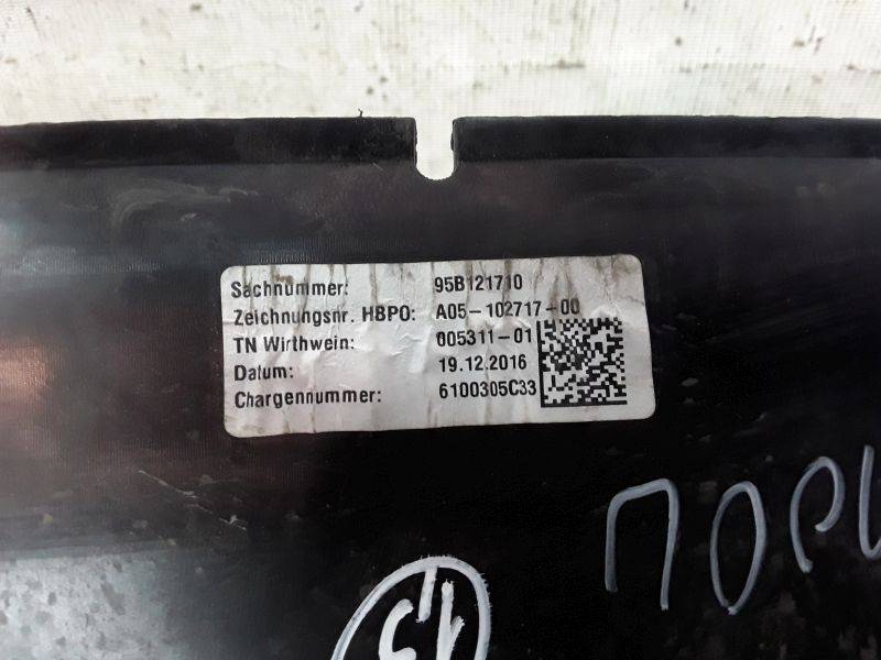 Воздуховод радиатора верхний