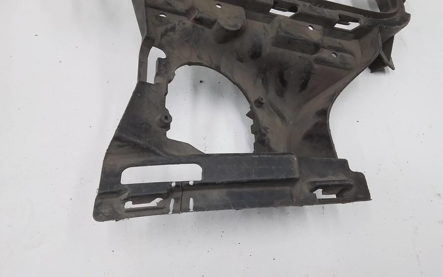 Решетка в бампер правая