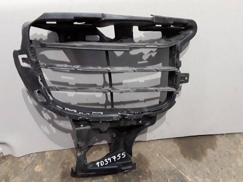 Решетка в бампер правая