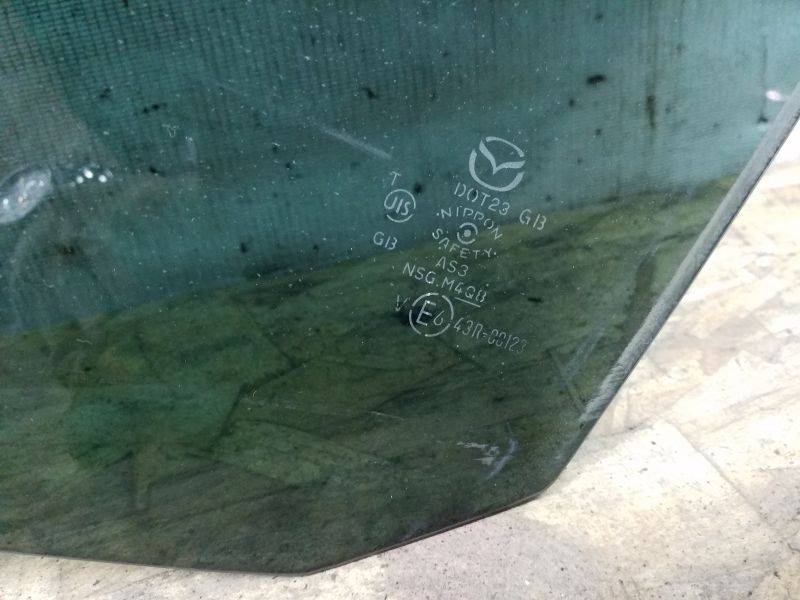 Стекло двери задней левой