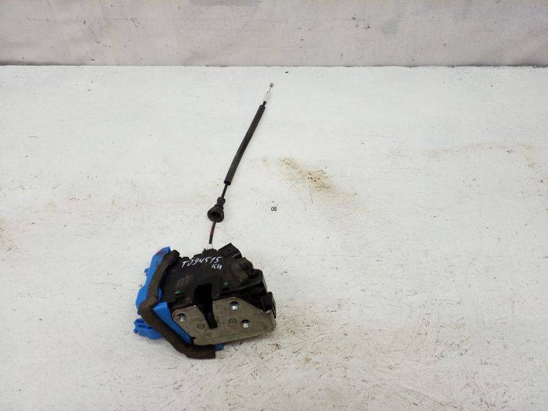 Замок двери задней левой