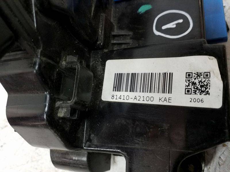 Замок двери задней левой