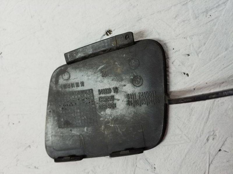 Заглушка буксировочного крюка