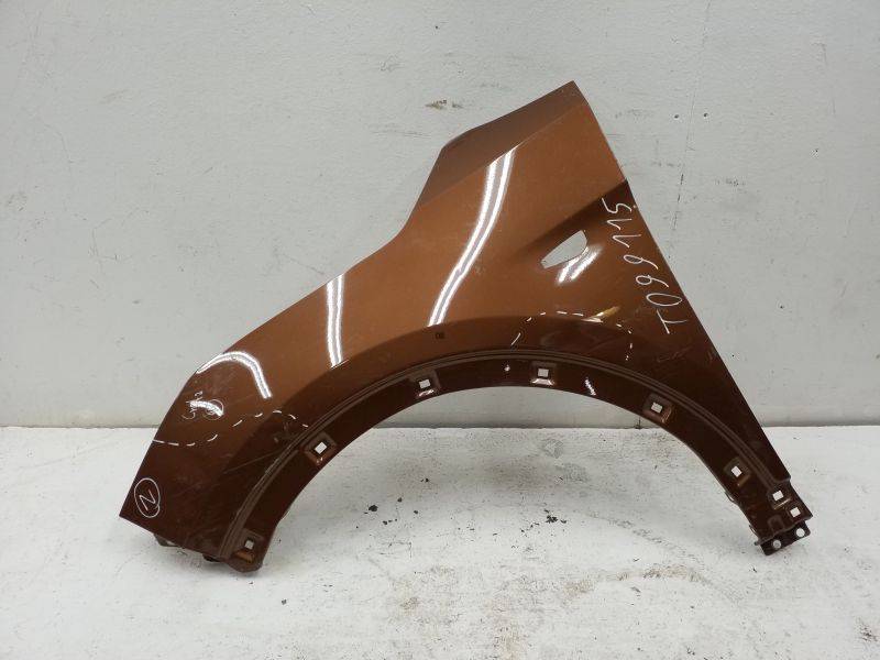 Крыло переднее левое