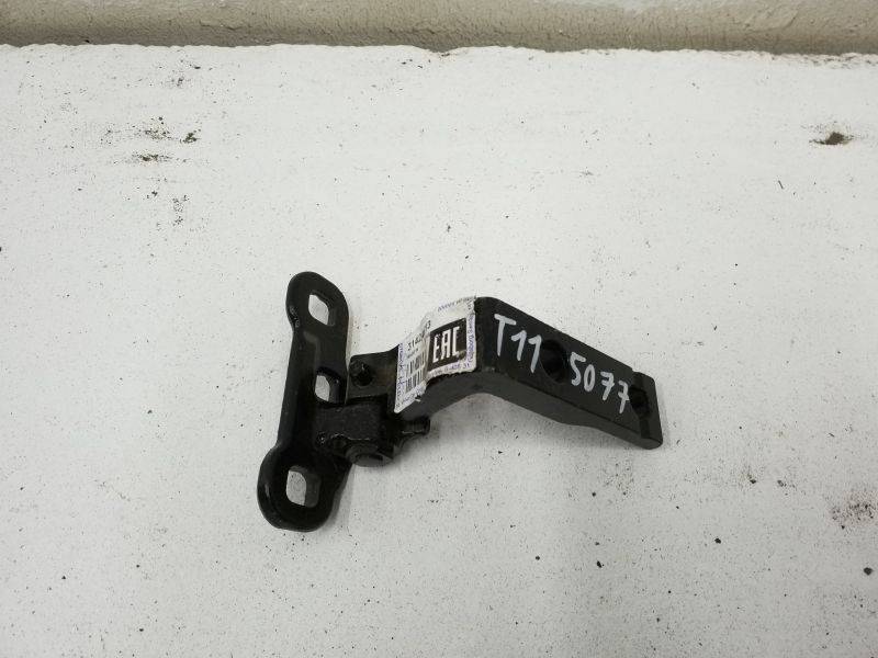 Петля двери передней правой нижняя