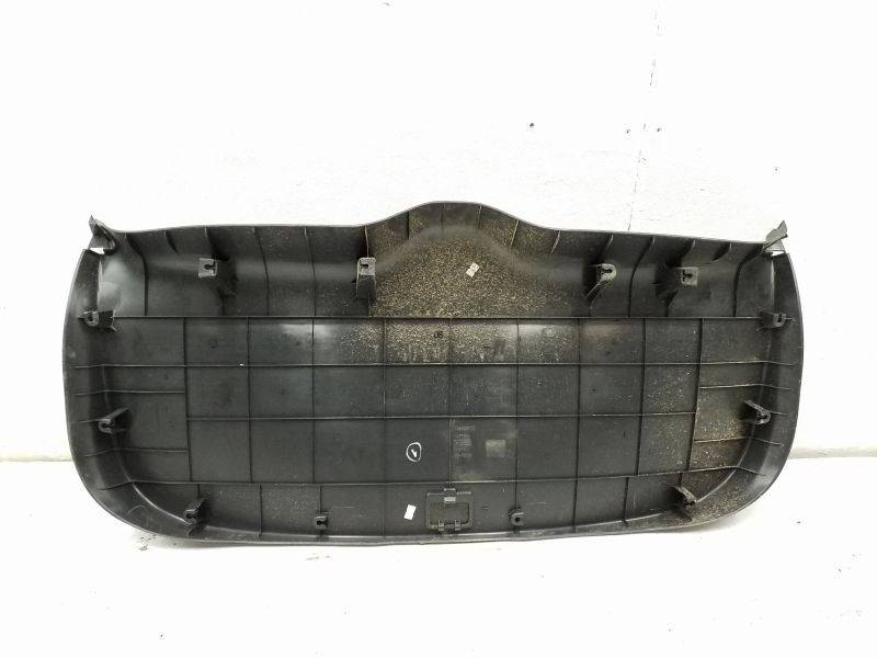 Обшивка крышки багажника