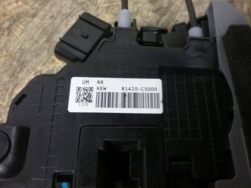 Замок двери задней правой