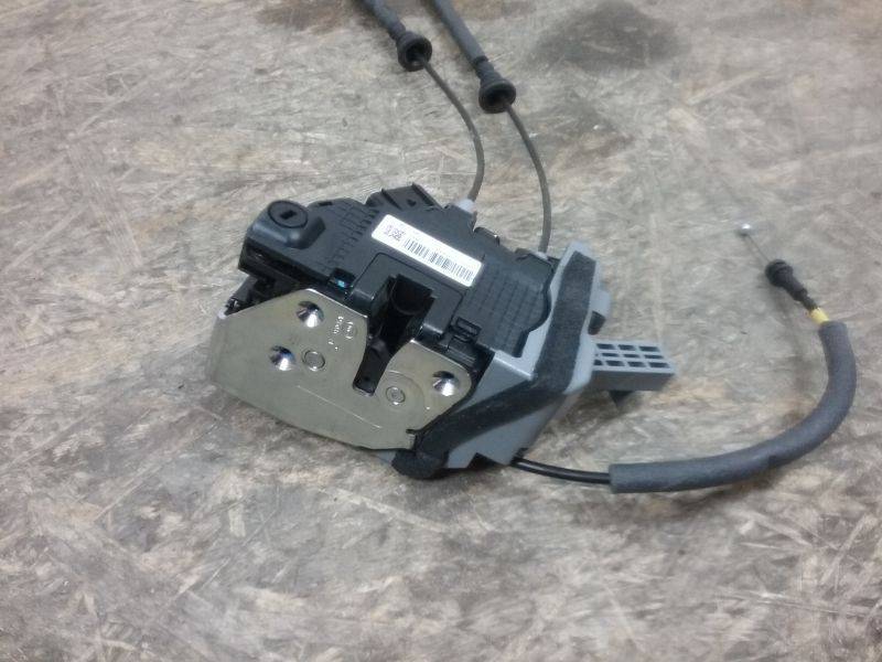 Замок двери задней правой