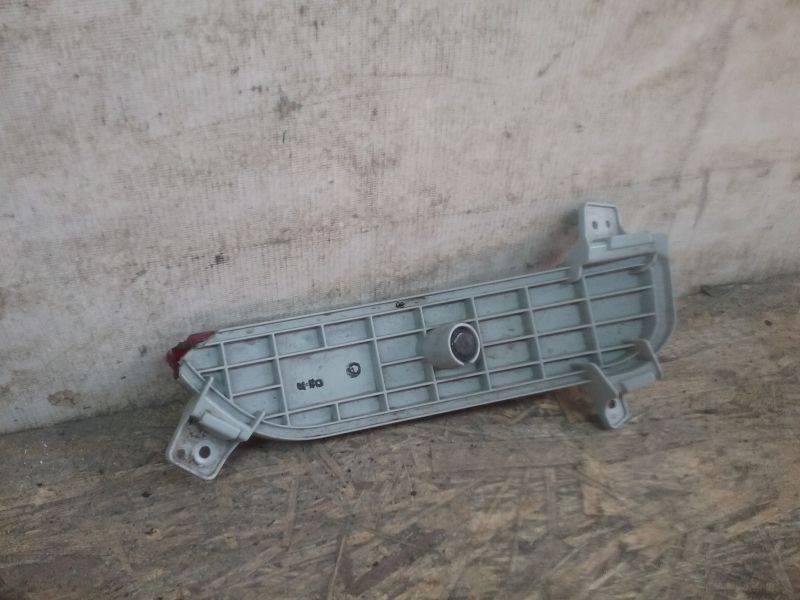 Отражатель в бампер задний левый