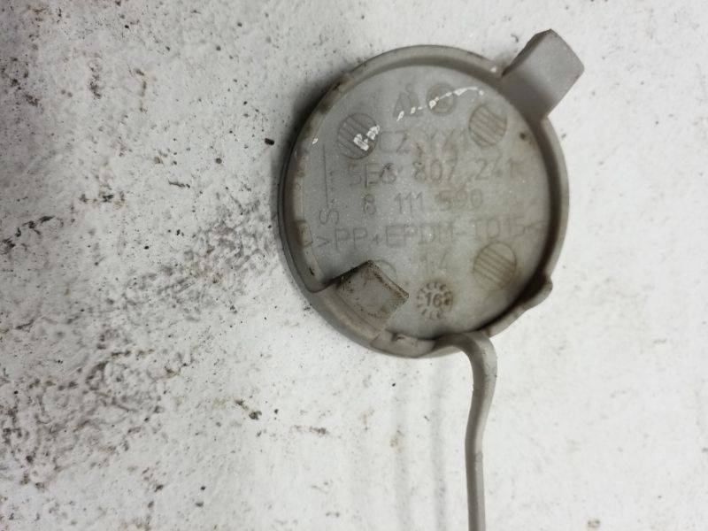 Заглушка буксировочного крюка