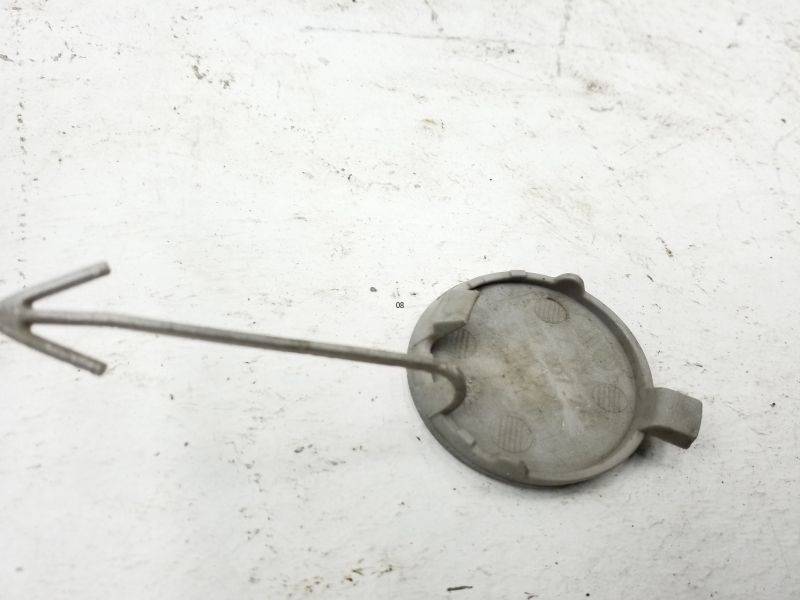 Заглушка буксировочного крюка