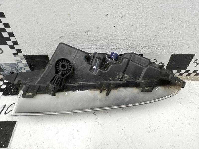 Фара противотуманная правая