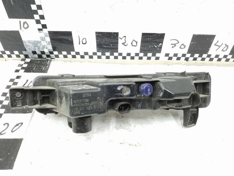 Фара противотуманная правая