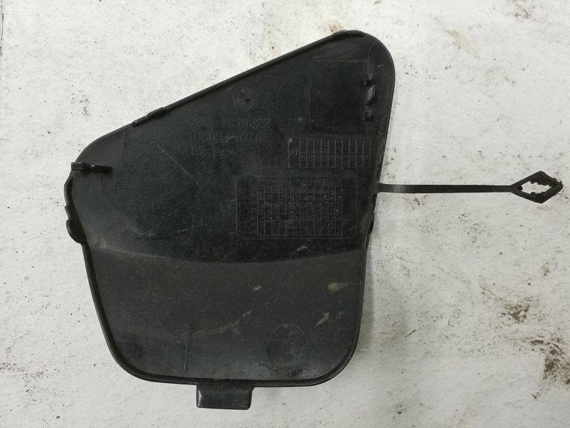 Заглушка буксировочного крюка