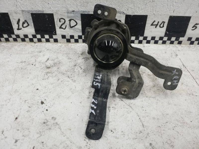 Фара противотуманная левая