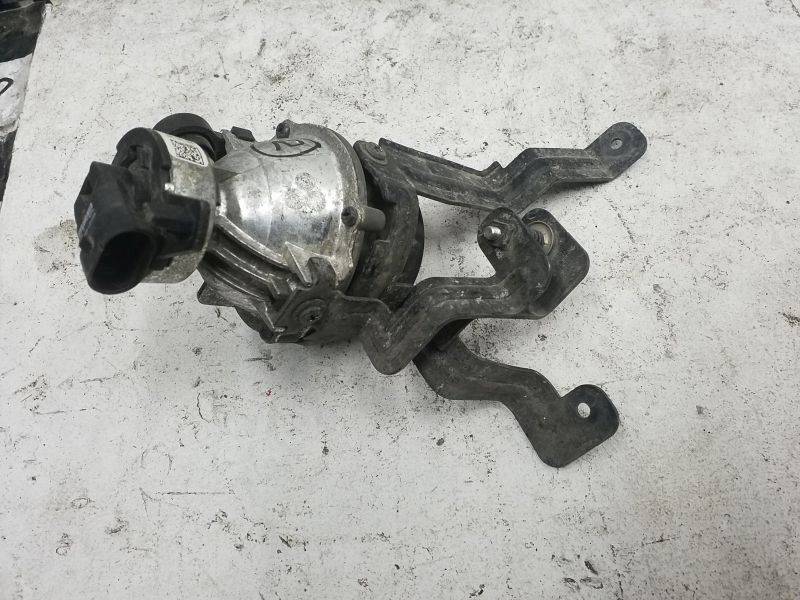 Фара противотуманная левая