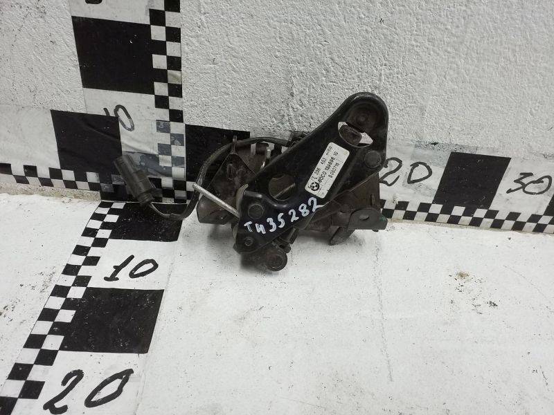 Замок капота