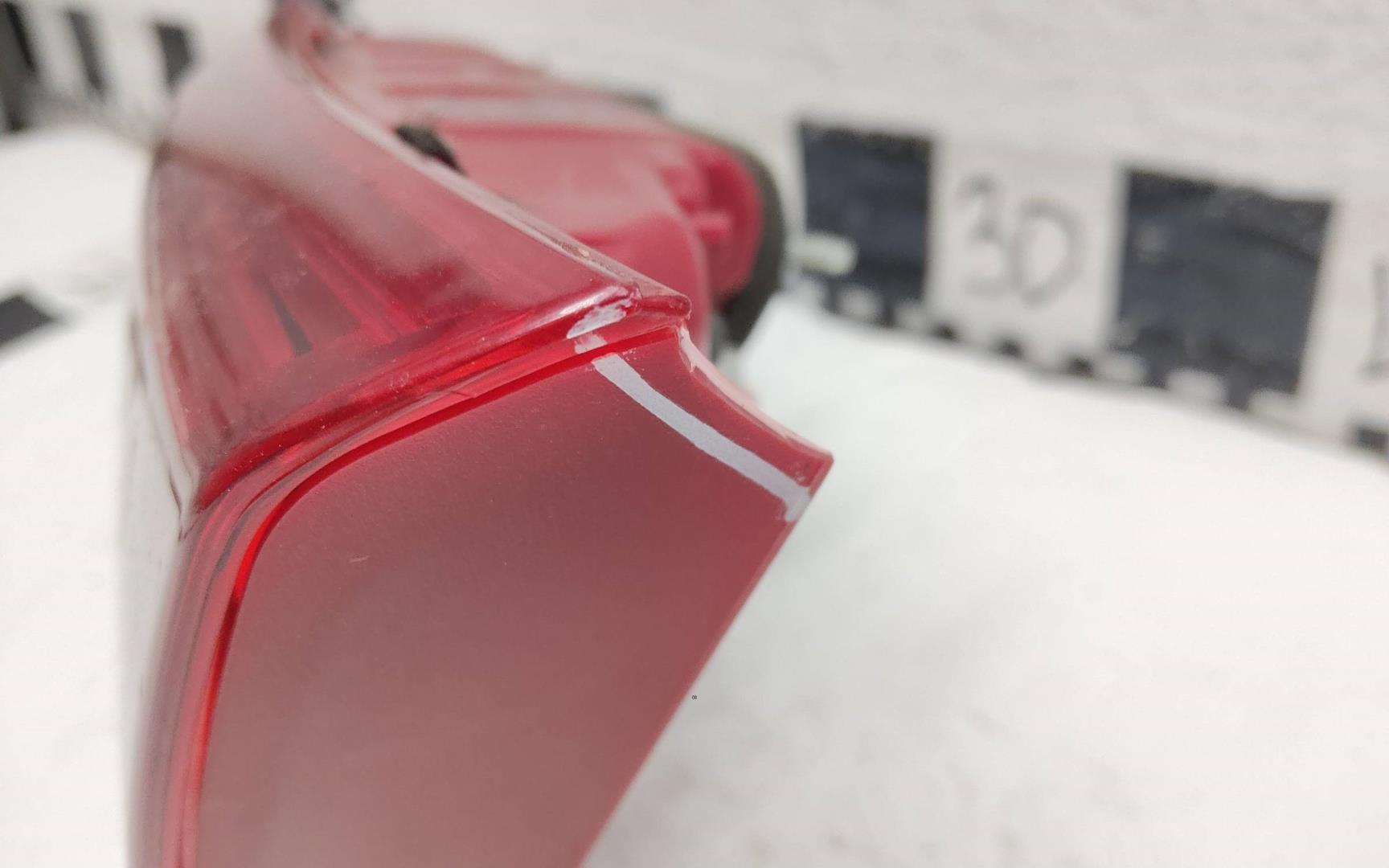 Фонарь задний внутренний правый