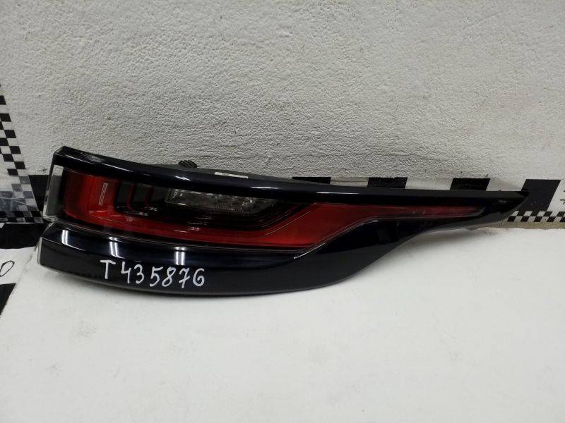 Фонарь задний наружный правый