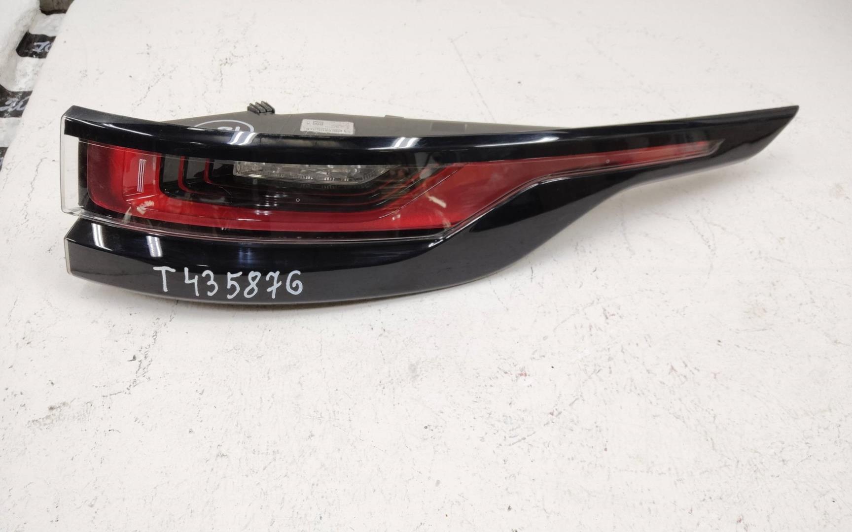 Фонарь задний наружный правый