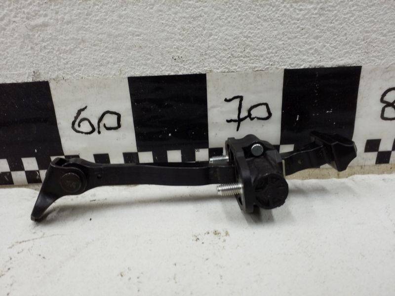 Ограничитель двери