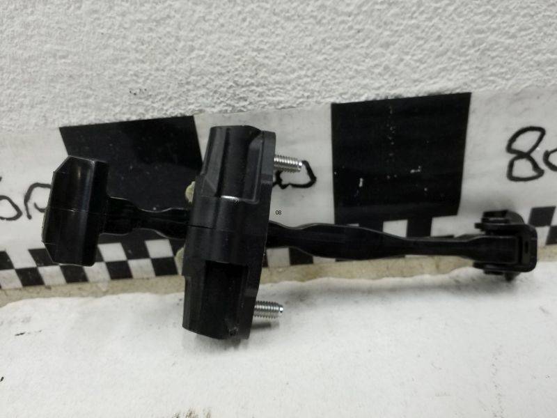 Ограничитель двери