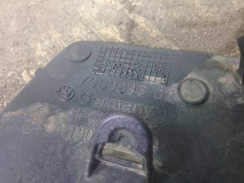 Заглушка буксировочного крюка
