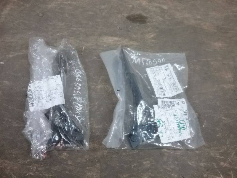 Петля капота левая