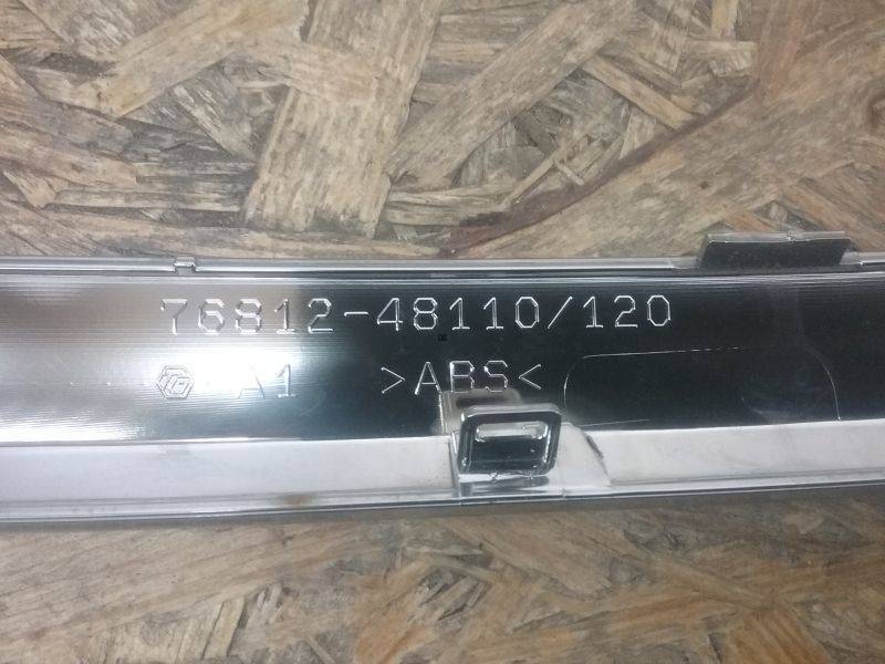 Накладка двери багажника