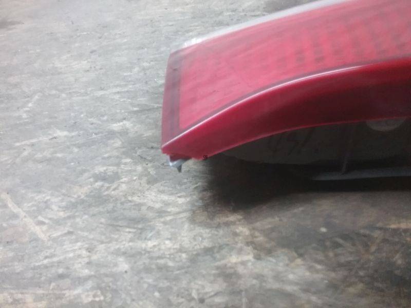 Фонарь задний внутренний левый