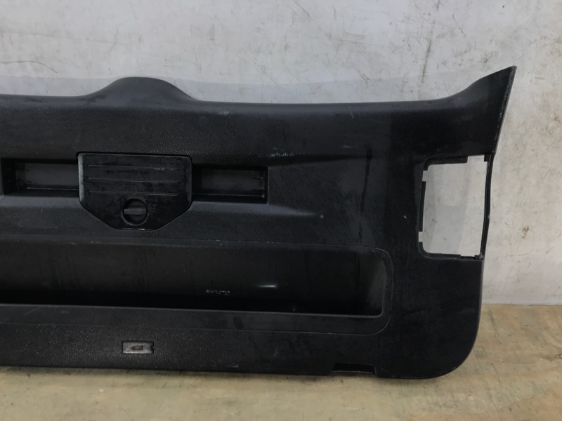 Обшивка крышки багажника