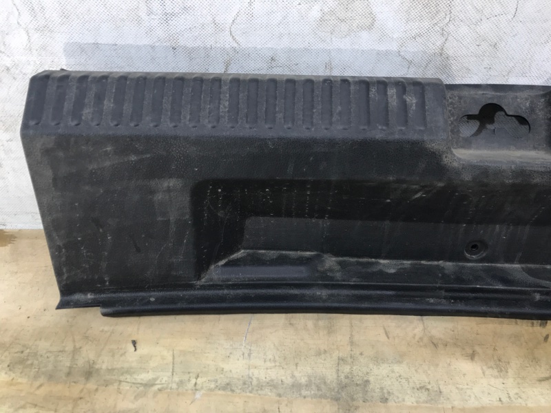 Обшивка багажника