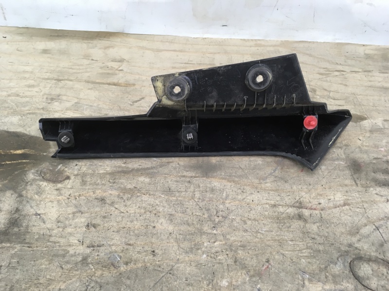 Накладка крышки багажника