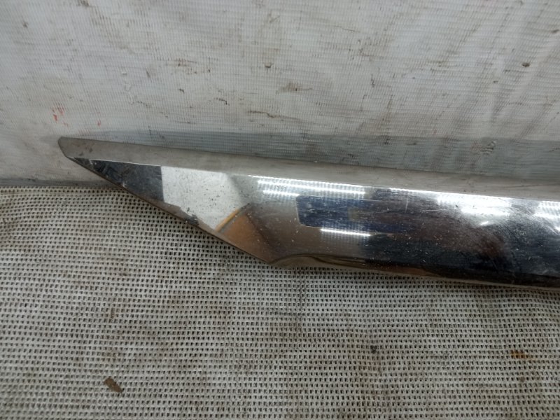 Накладка крышки багажника