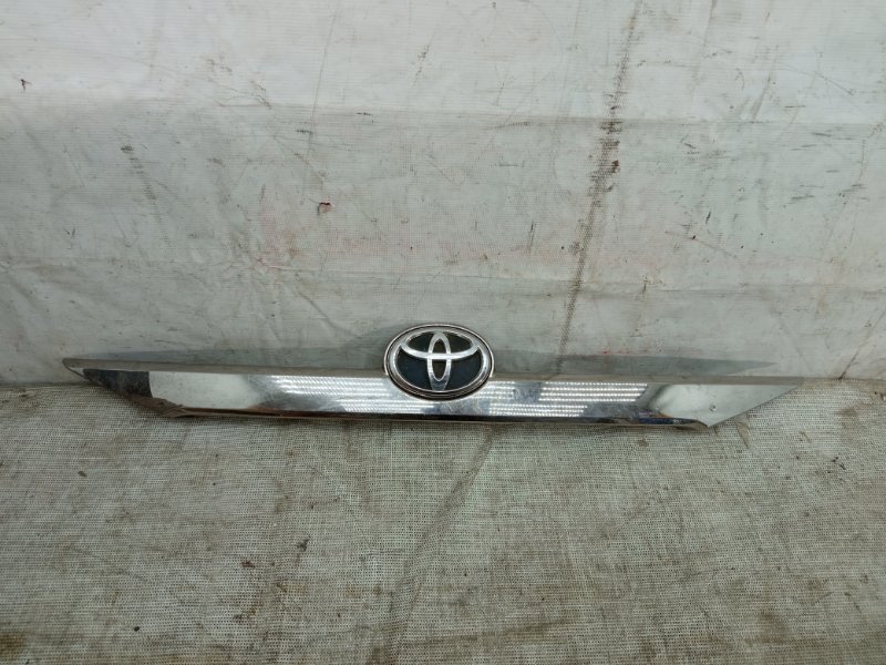 Накладка крышки багажника