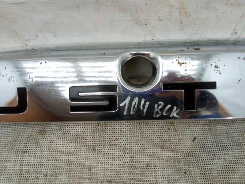 Накладка крышки багажника