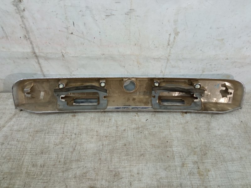 Накладка крышки багажника